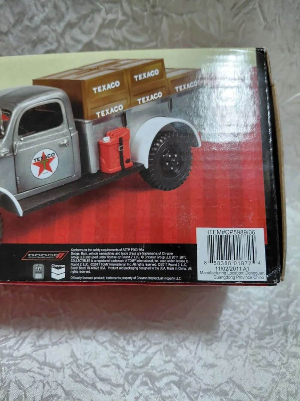 NIB 1946 Texaco Dodge Power Wagon 1:25 Scale Die-Cast Vehicle Brushed Metal - Picture 2 of 7